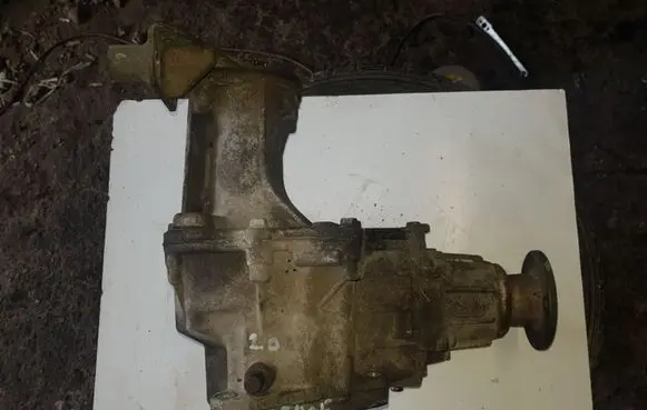 Gearbox transfer box case
