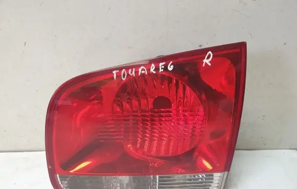 Volkswagen Touareg I Tailgate rear/tail lights 7L6945094H