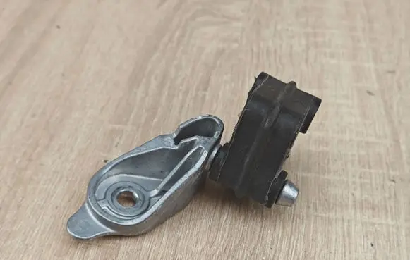 BMW X5 G05 Muffler mount bracket/holder 7935436