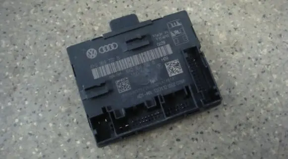 Audi A1 Door control unit/module 8X0959792B