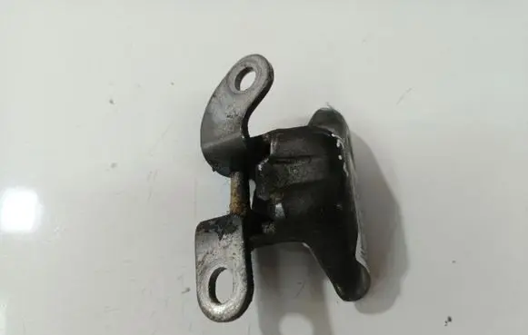 Toyota Avensis T250 Rear door lower hinge 