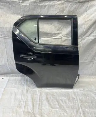 Suzuki Ignis Rear door