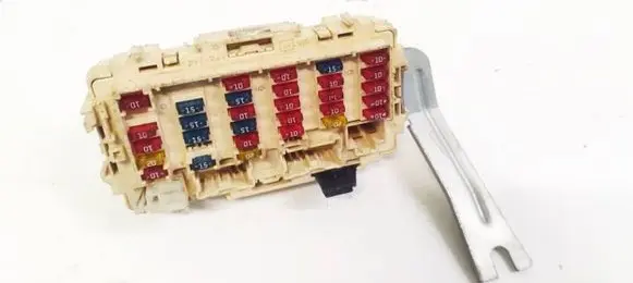 Nissan Primera Fuse box set