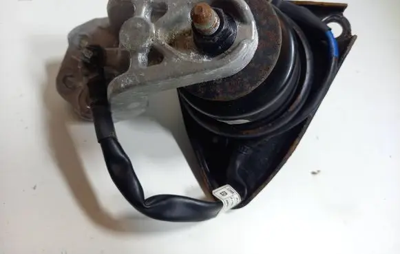 Hyundai i30 Engine mount vacuum valve 070612