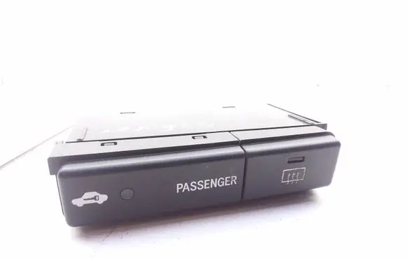 Toyota Avensis T250 Windscreen/window heater switch