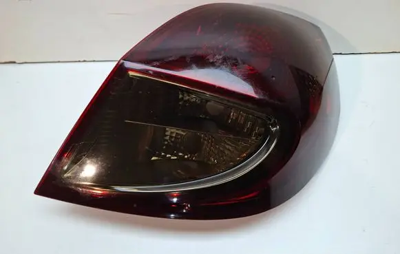 Renault Clio III Rear/tail lights S27639425