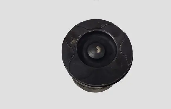 Volvo S40 Piston