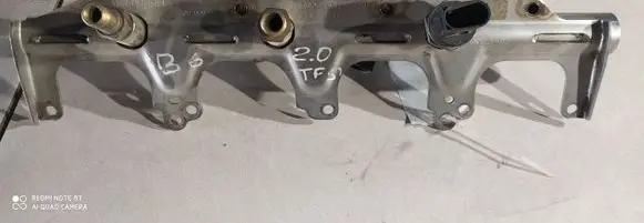 Volkswagen PASSAT B6 Fuel distributor 06F133317L