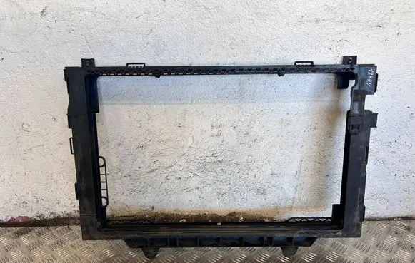 Radiator mount bracket