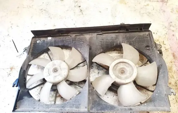 Toyota Corolla Verso E121 Radiator cooling fan shroud