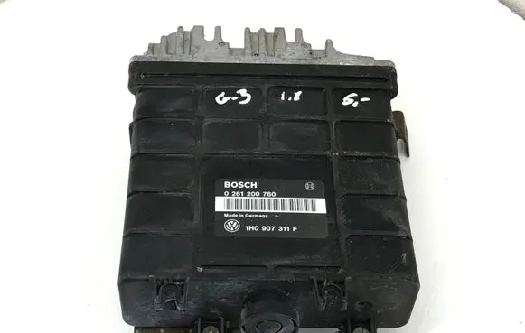 Volkswagen Golf III Engine control unit/module 0261200760 1H0907311F
