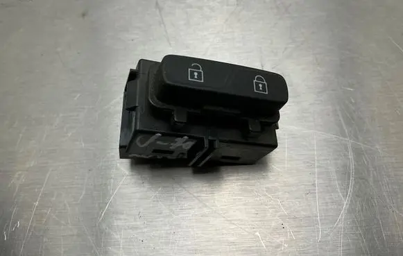 Volvo V70 Central locking switch button 31272014 09W492