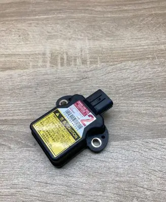 Lexus LS 460 - 600H ESP acceleration yaw rate sensor 8918350030