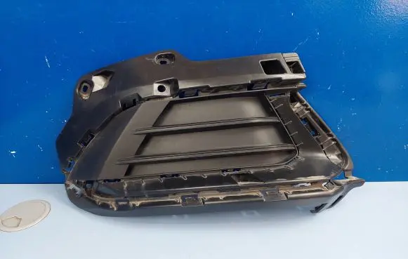 KIA Sportage Front bumper lower grill 86564R2000