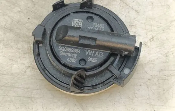 Volkswagen Golf Sportsvan Airbag deployment crash/impact sensor 5Q0959354