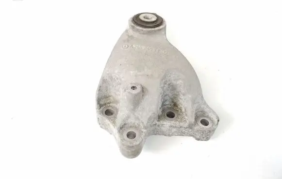 Mercedes-Benz A W176 Engine mounting bracket A2462401109