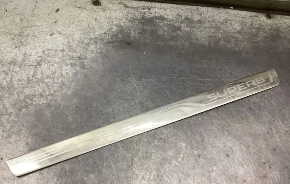 Skoda Superb B8 (3V) Front sill trim cover 3V0853813D BSD1426CZ