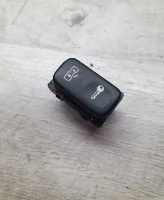 Skoda Octavia Mk2 (1Z) Central locking switch button 1Z0962125A 2990