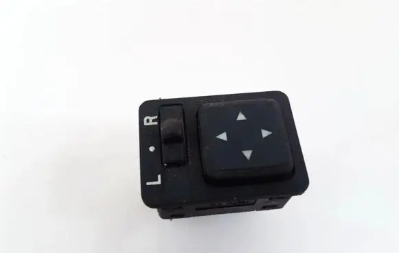 Mitsubishi Carisma Wing mirror switch MR114081