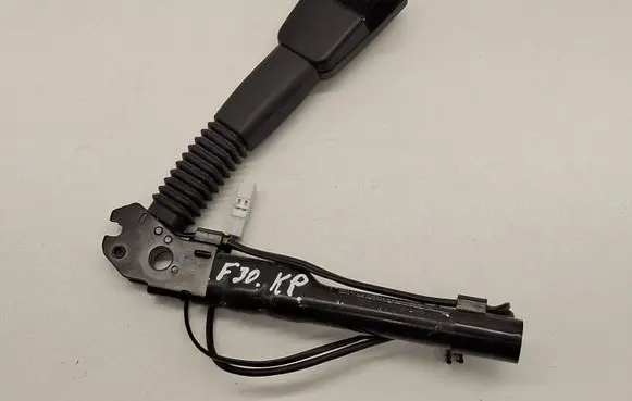 BMW 3 F30 F35 F31 Front seatbelt buckle 34110147D