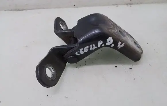 KIA Ceed Front door upper hinge 