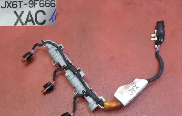 Ford Focus Fuel injector wires JX6T9F666XAC