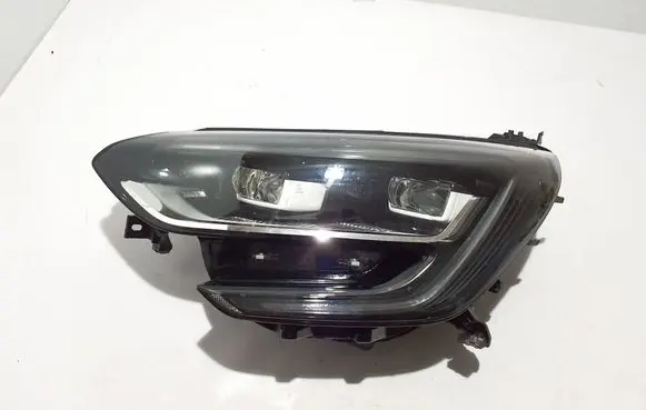 Renault Megane IV Headlight/headlamp 260601093R