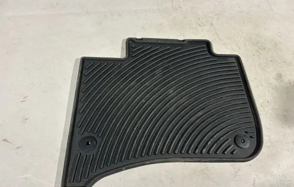 Porsche Cayenne (92A) Rear floor mat 7P1061550041