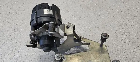 Mercedes-Benz CLS C219 Secondary air pump A0001404285 A2112370440 A2112370540