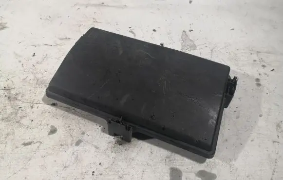 Opel Insignia A Fuse box cover 13222784
