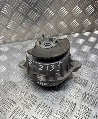 Mercedes-Benz E W213 Engine mount bracket A2132400600 ZGS002
