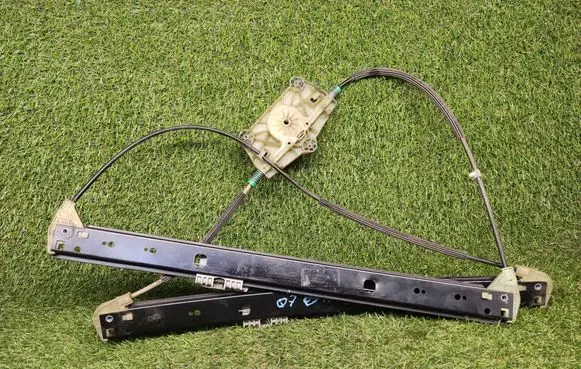 Audi Q7 4L Front window lifting mechanism without motor 976374