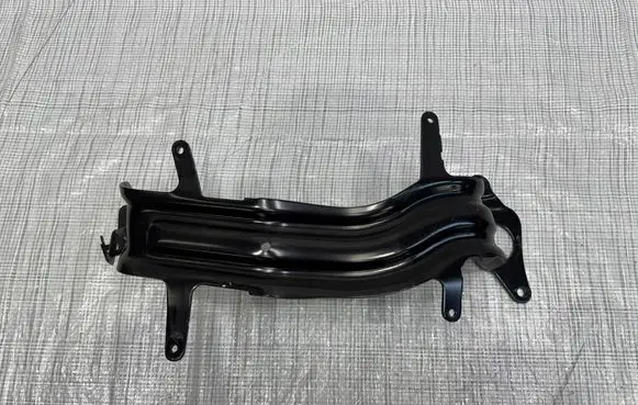 Land Rover Discovery Sport Radiator mount bracket LK72-9D212-AB