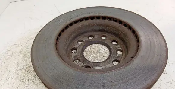 Volkswagen Golf V Front brake disc