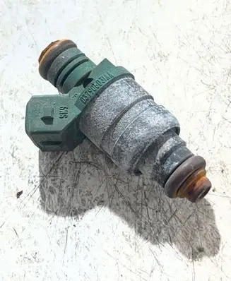 Seat Toledo II (1M) Fuel injector 037906031AA