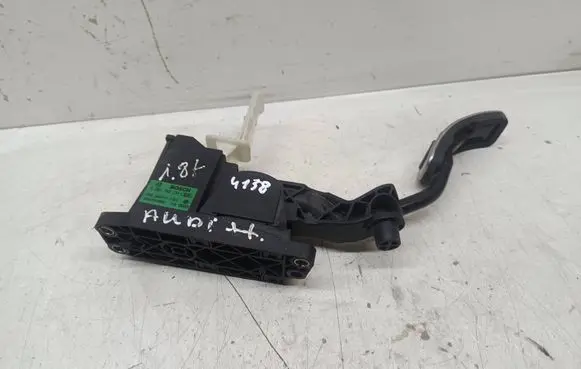 Audi TT Mk1 Accelerator throttle pedal 0280752234 086300411YB3 8N2721503