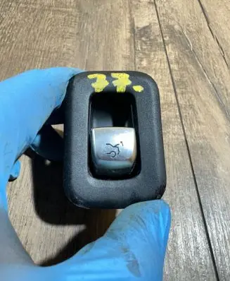 Mercedes-Benz C W205 Tailgate opening switch A2229057600 160269051
