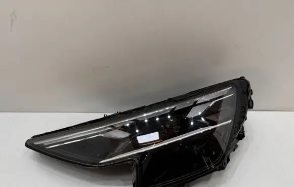 Audi Q8 Headlight/headlamp 4M8941039
