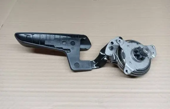 Volkswagen Tiguan Seat adjustment assembly 