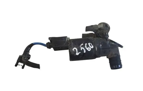 Volvo V60 Windscreen/windshield washer pump 32262082