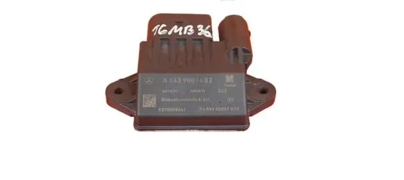 Mercedes-Benz CLS C219 Glow plug pre-heat relay A642900140 642920