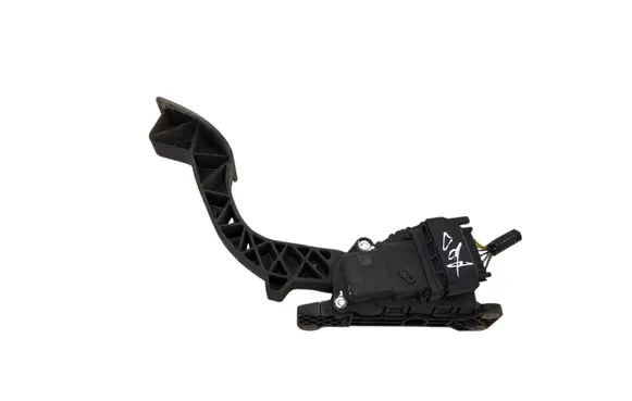 Volvo V50 Accelerator throttle pedal 4M519F836