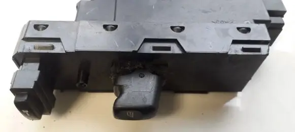 Volvo V70 Electric window control switch 30739981