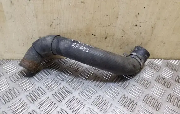 Toyota Avensis T220 Engine coolant pipe/hose