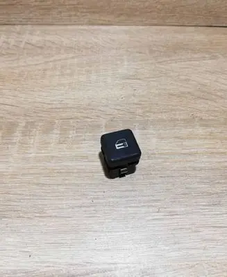 BMW 5 E39 Central locking switch button 8360828