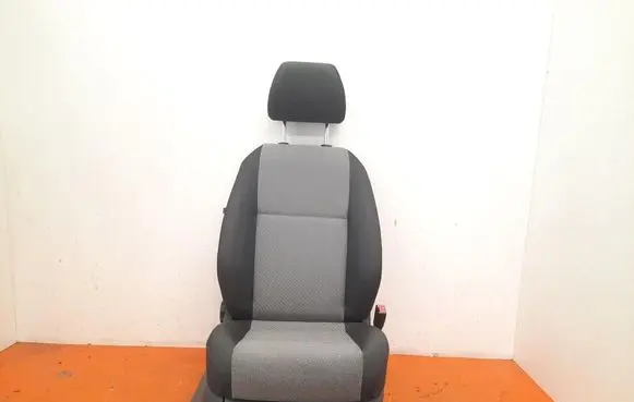 Skoda Fabia Mk2 (5J) Front passenger seat 
