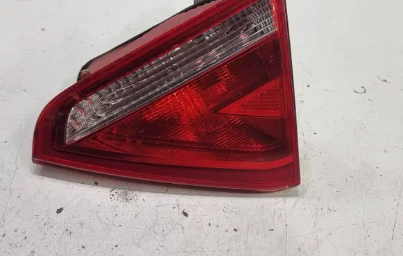 Audi A5 8T 8F Tailgate rear/tail lights 8T0945094