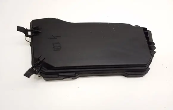 Mercedes-Benz C W204 Other engine bay part A2045400182