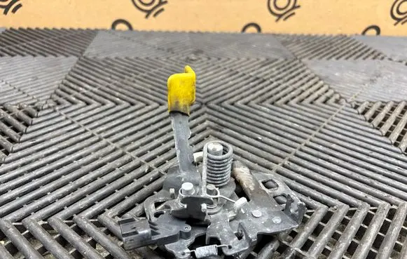 Ford Mustang VI Engine bonnet/hood lock/catch