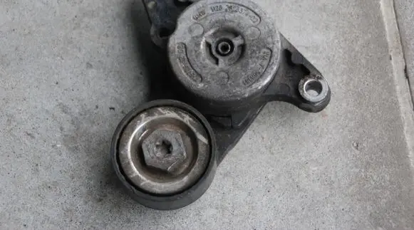 Mini Cooper Countryman R60 Generator/alternator belt tensioner 112878233747823374